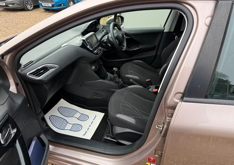 PEUGEOT 208 ACTIVE PURETECH VTI 82