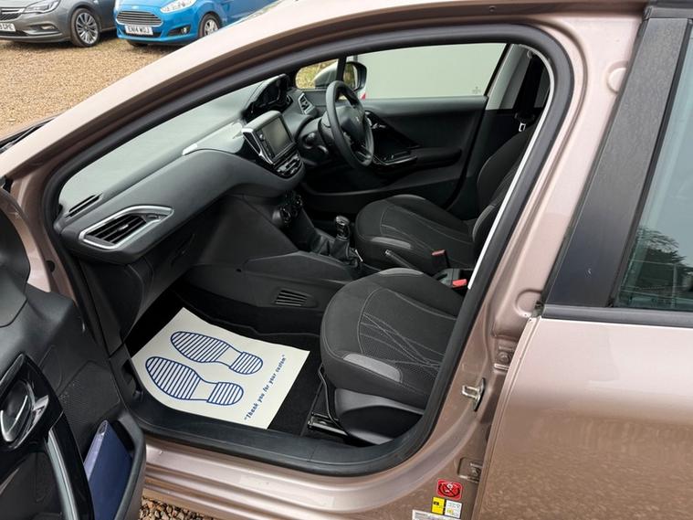 PEUGEOT 208 ACTIVE PURETECH VTI 82