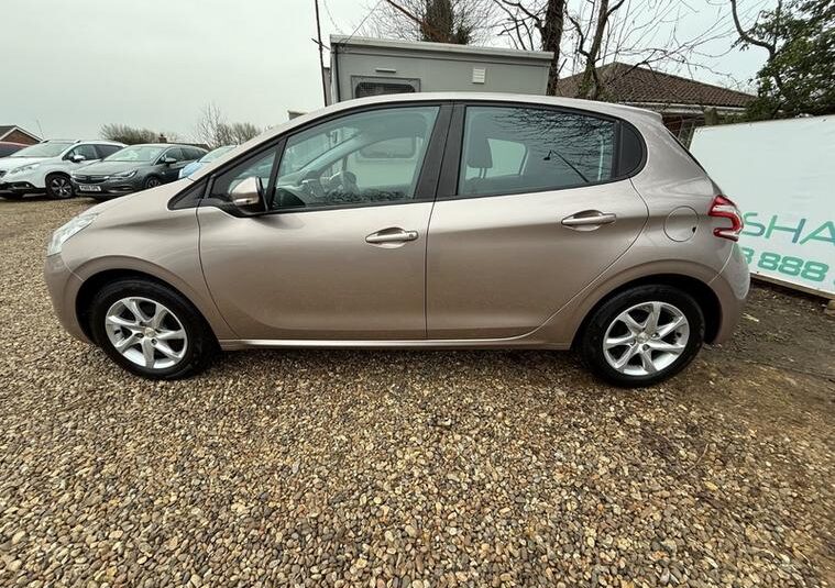 PEUGEOT 208 ACTIVE PURETECH VTI 82