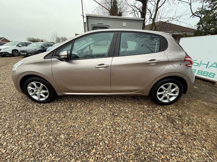 PEUGEOT 208 ACTIVE PURETECH VTI 82