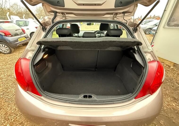 PEUGEOT 208 ACTIVE PURETECH VTI 82