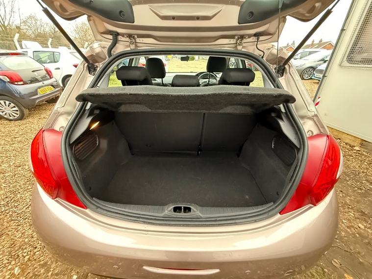 PEUGEOT 208 ACTIVE PURETECH VTI 82