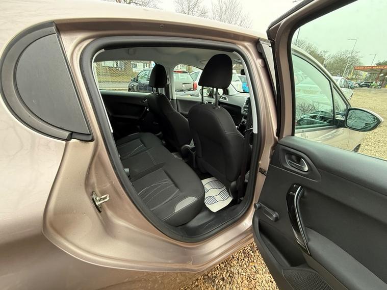 PEUGEOT 208 ACTIVE PURETECH VTI 82