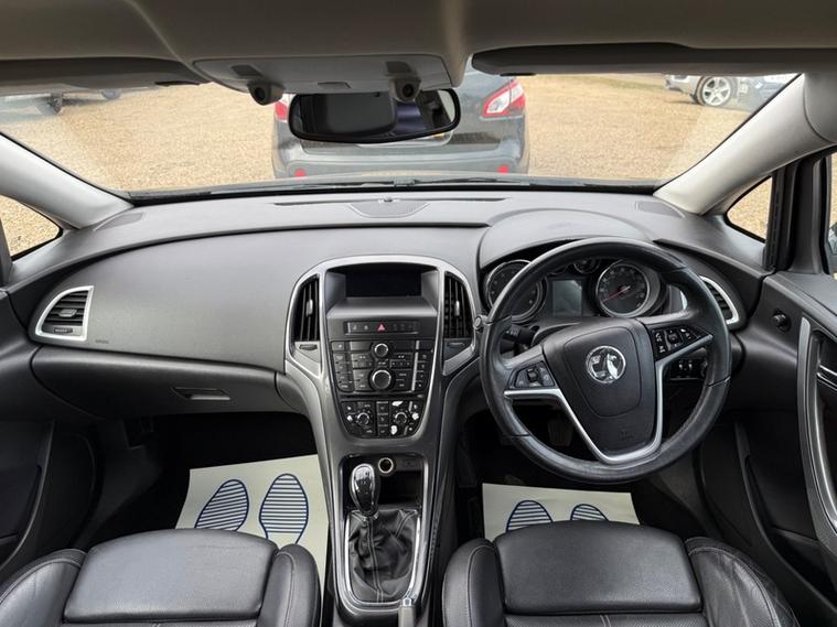 Vauxhall Astra ELITE