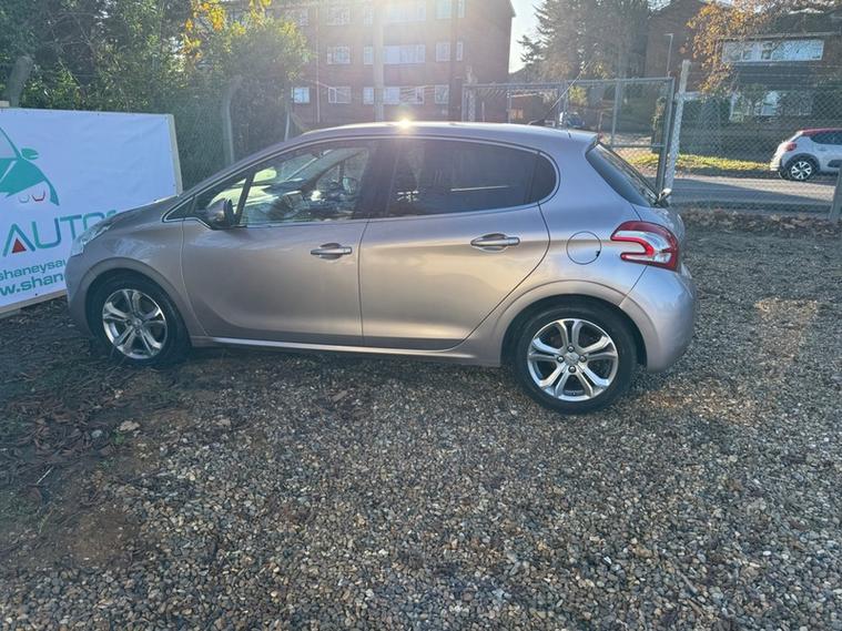 Peugeot 208 ALLURE
