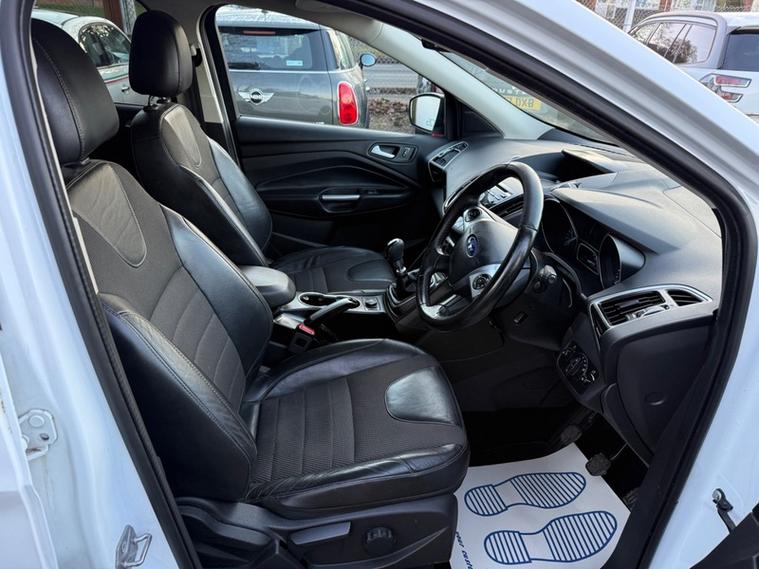 Ford Kuga TITANIUM TDCI