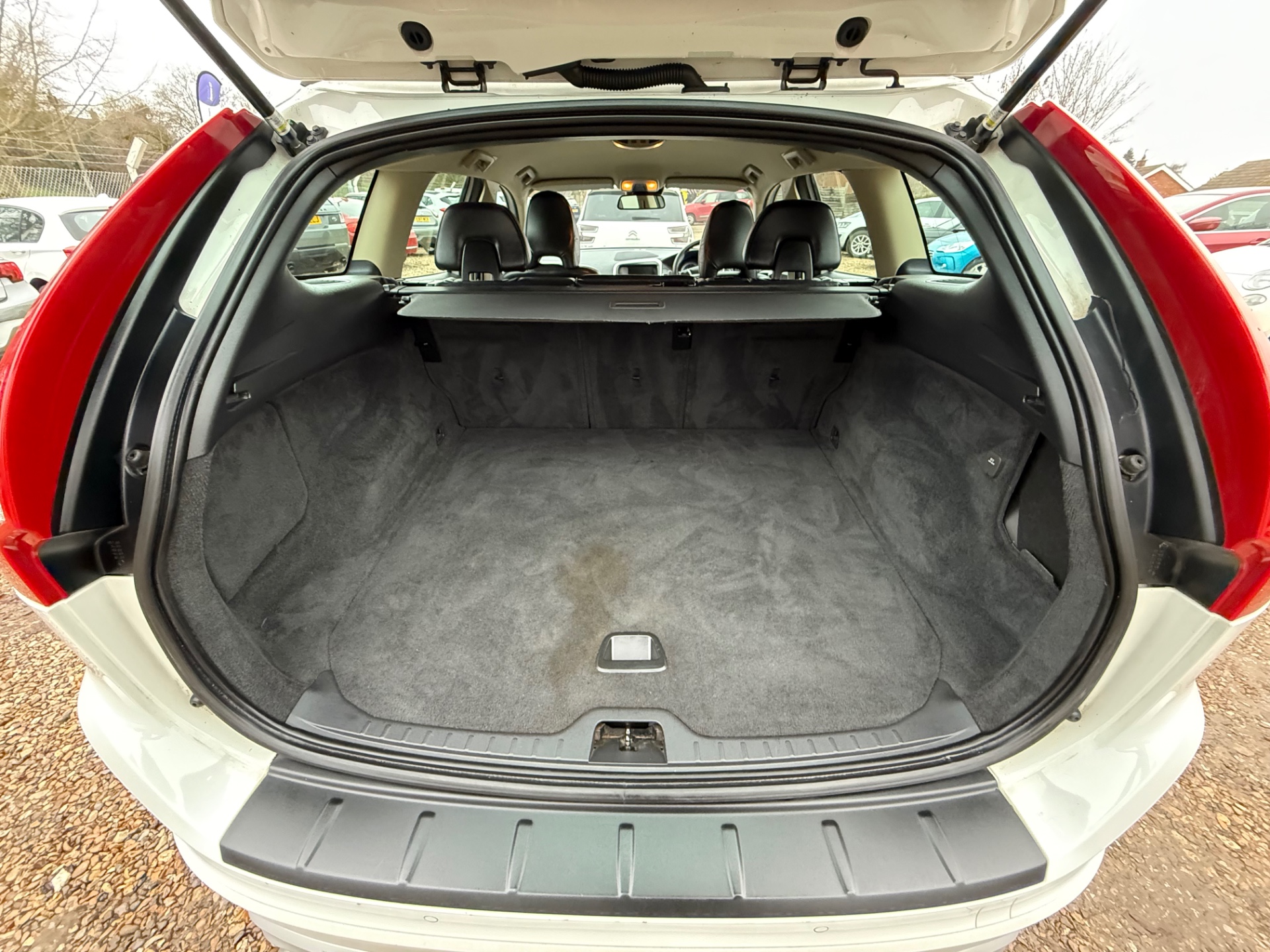 VOLVO XC60 D5 [215] R DESIGN 5dr AWD Geartronic