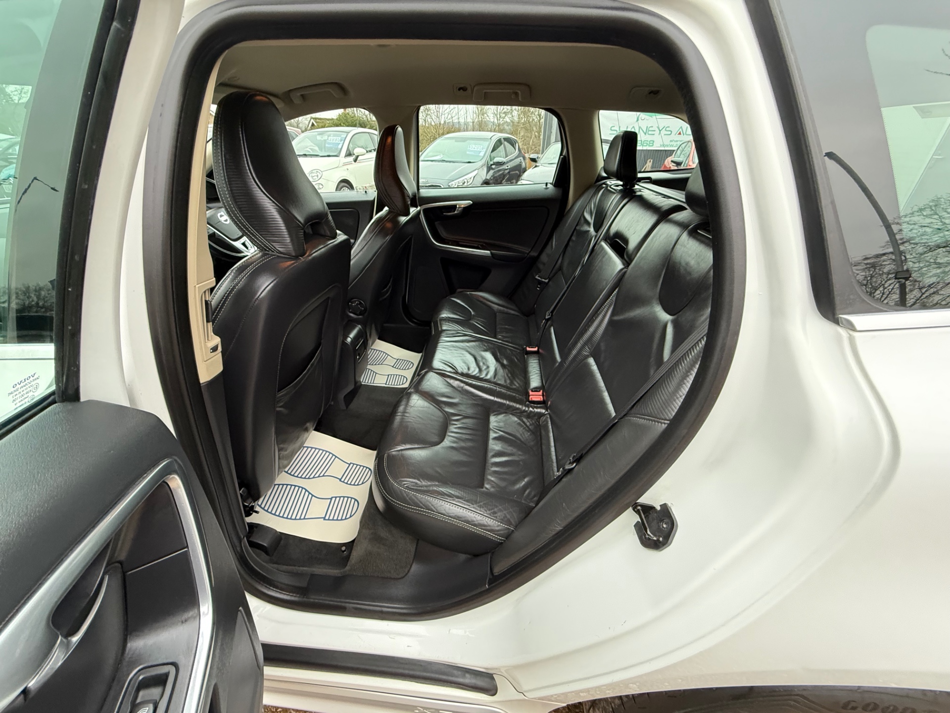 VOLVO XC60 D5 [215] R DESIGN 5dr AWD Geartronic