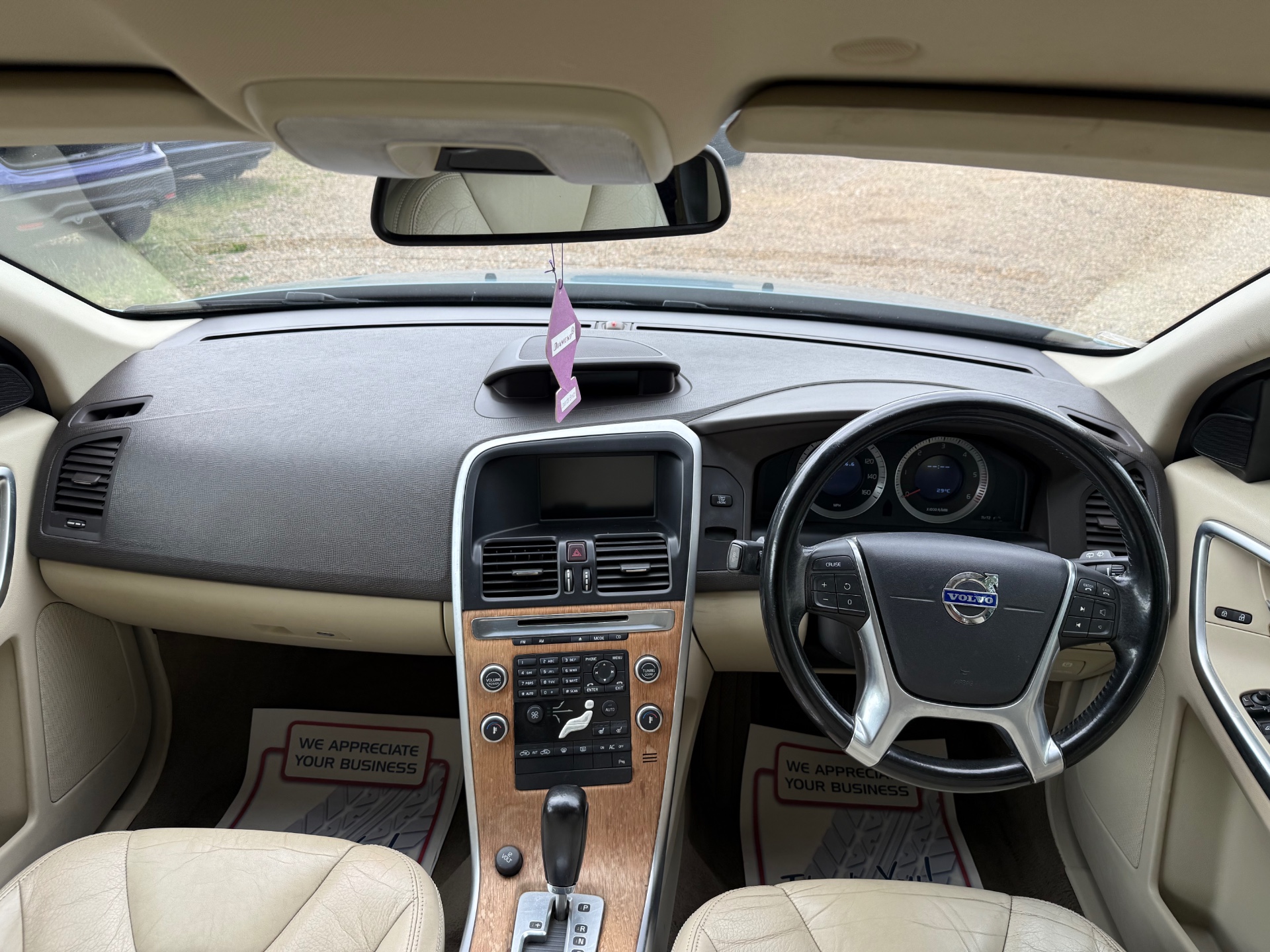VOLVO XC60 2.4D [175] SE Lux Premium 5dr Geartronic