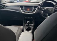 VAUXHALL GRANDLAND X 1.2 Turbo SE 5dr