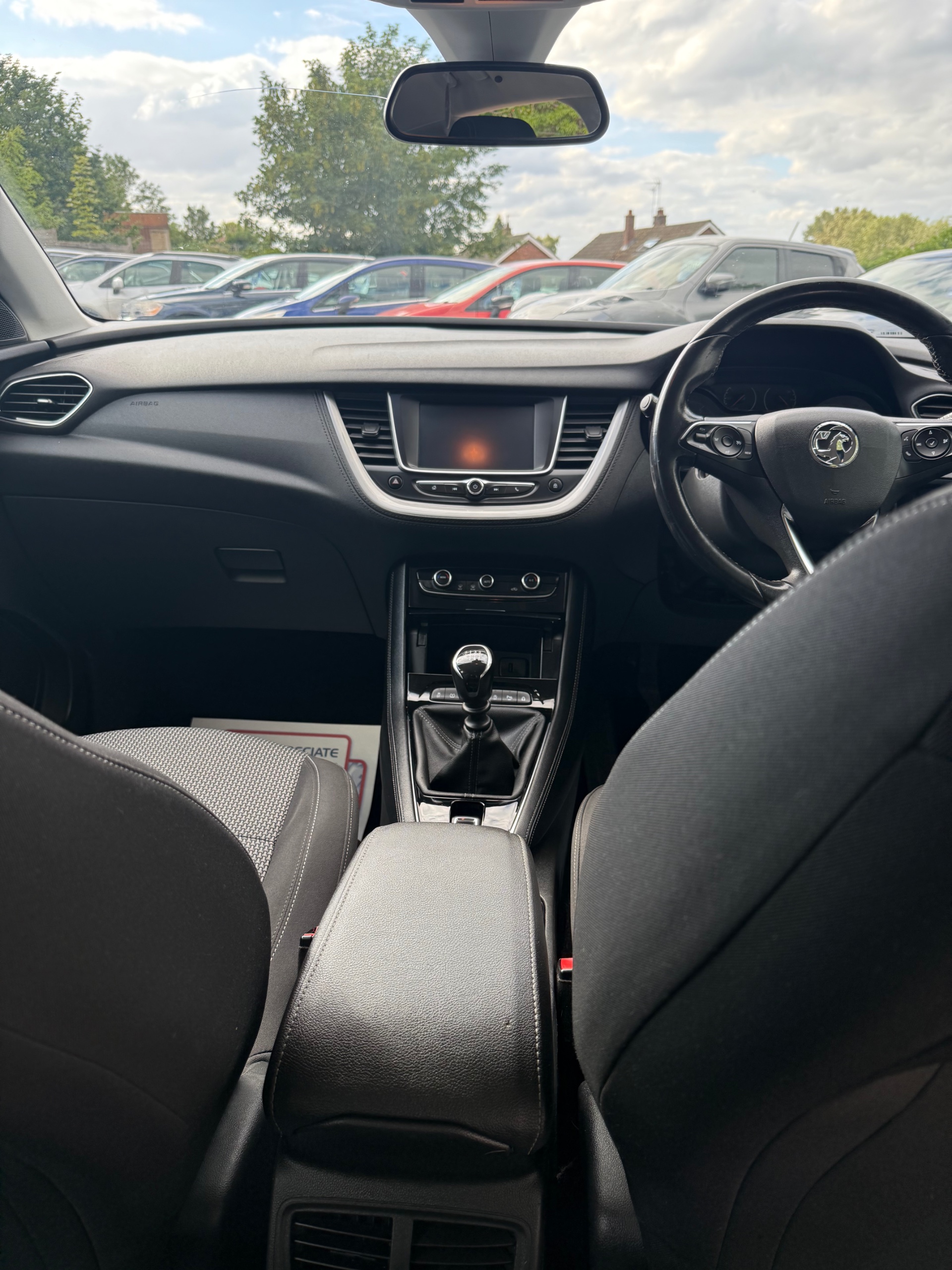 VAUXHALL GRANDLAND X 1.2 Turbo SE 5dr