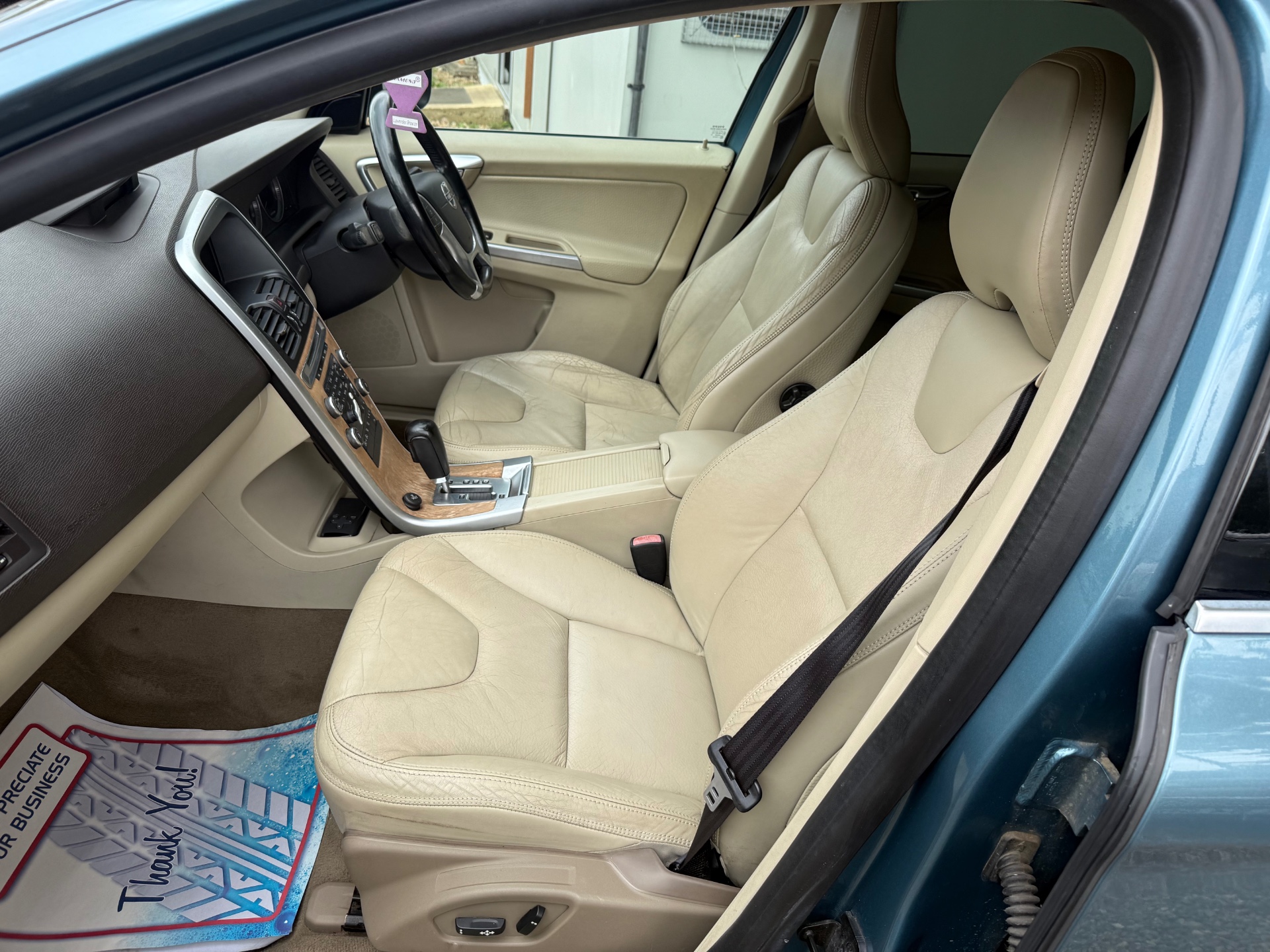 VOLVO XC60 2.4D [175] SE Lux Premium 5dr Geartronic