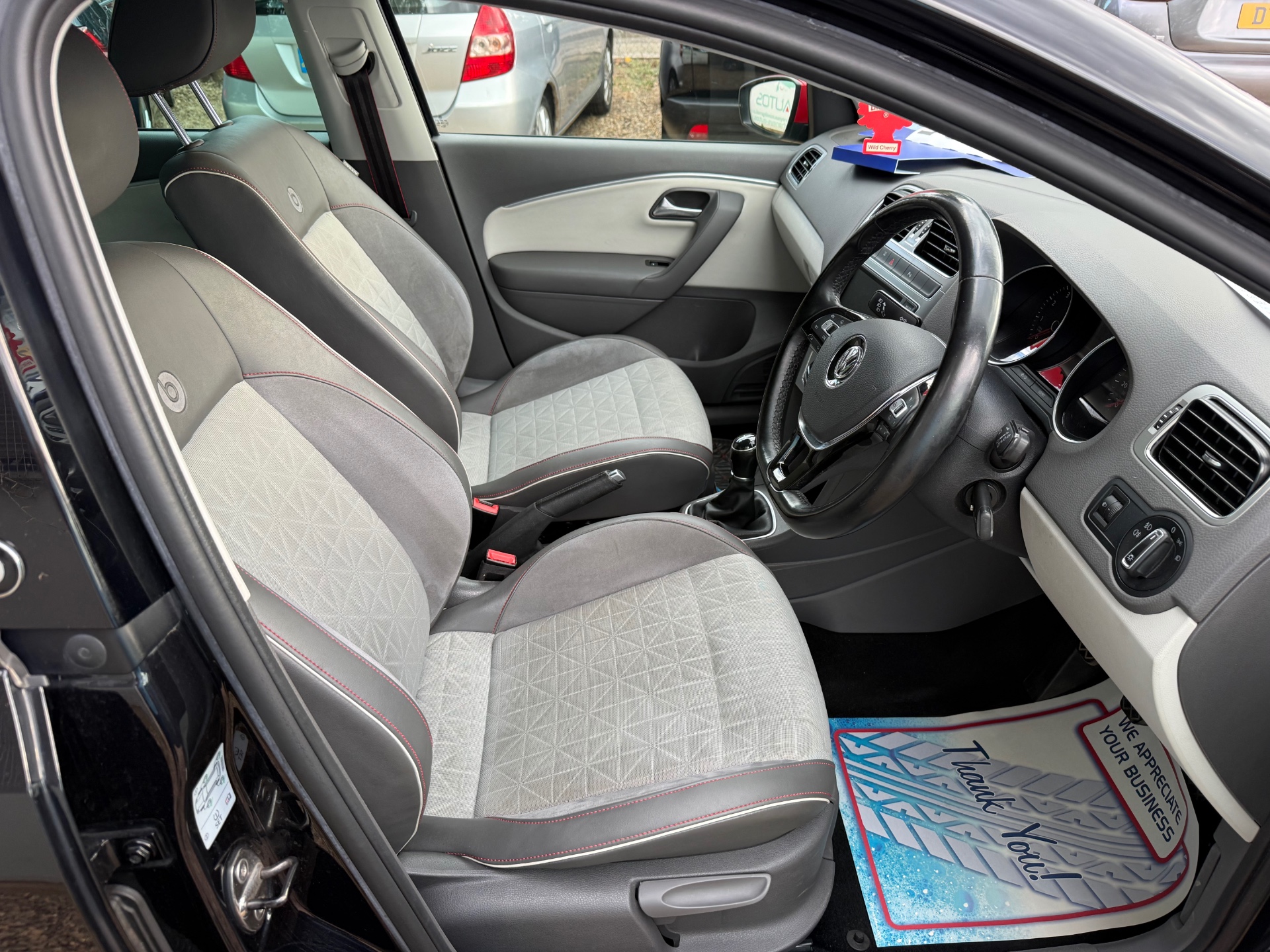 VOLKSWAGEN POLO 1.0 75 Beats 5dr